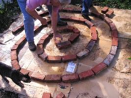 Espiral de Ervas de Tijolos