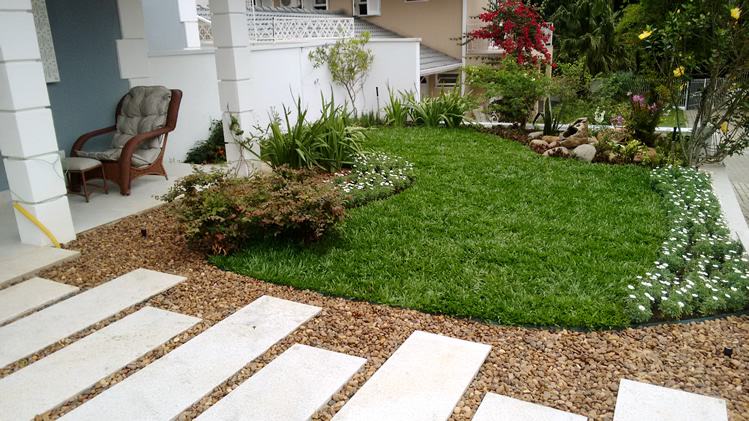 Jardim Residencial. Projeto Claudia Canales Paisagismo. Foto arquivo pessoal.